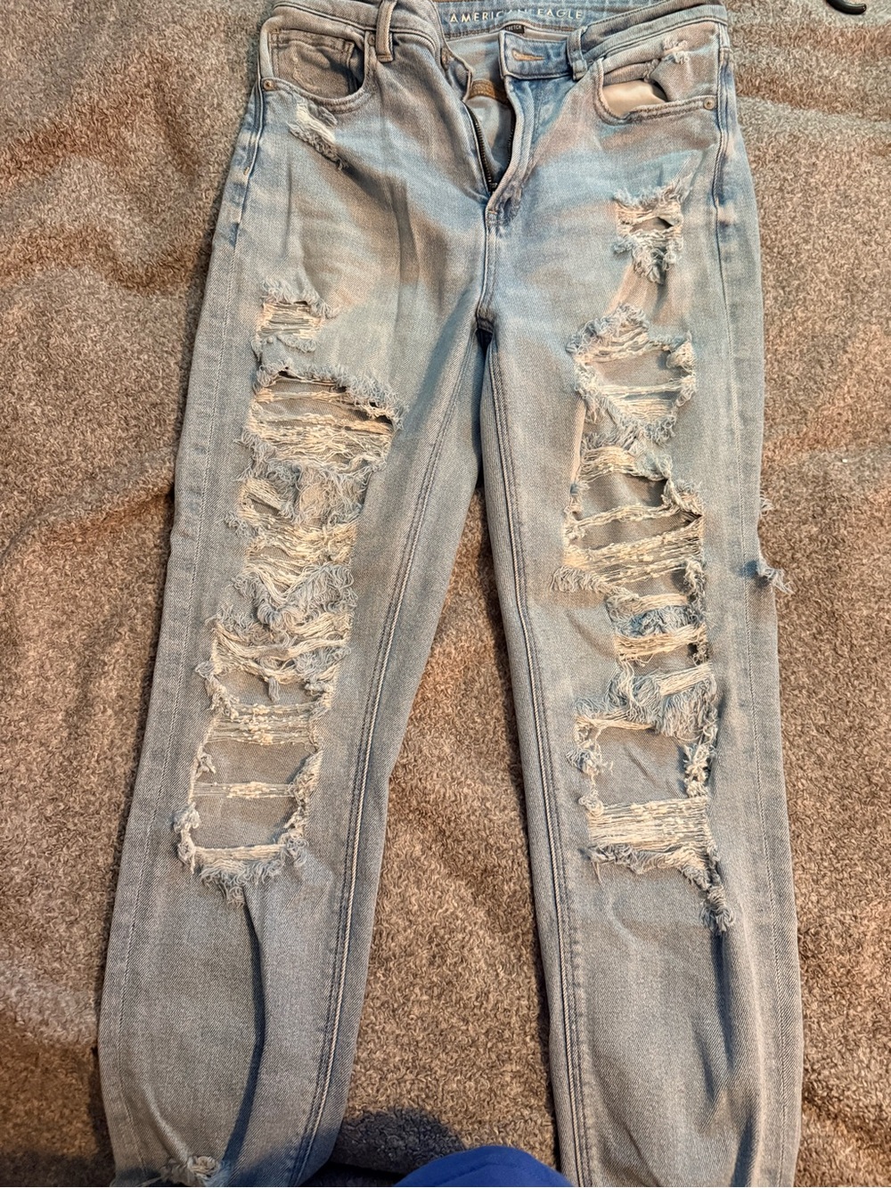 American Eagle Outfitters Light Blue Distressed Skinny Jeans
